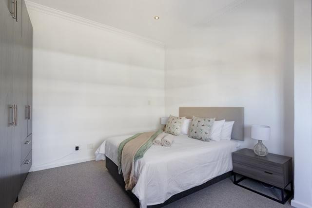 3 Bedroom Property for Sale in Green Point Western Cape